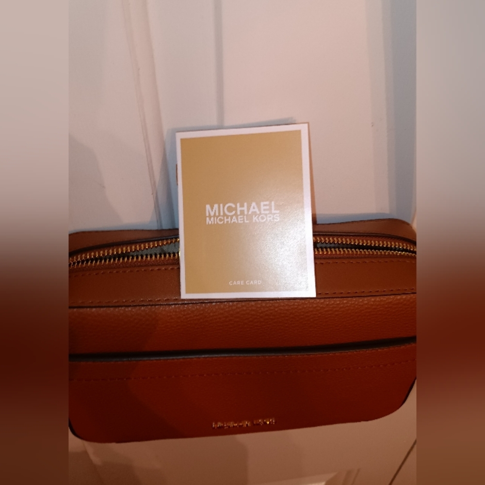 Michael Kors Crossbody Bag - Picture 4 of 16